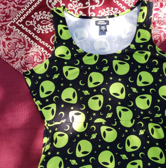 Alien Print Midi Dress - Black and Green - Picture 2 of 3